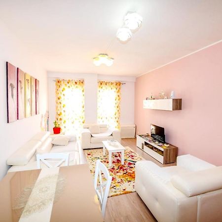 Happy Stories' Apartment In City Centre Σκόδρα Εξωτερικό φωτογραφία